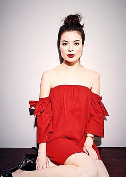 Miranda Cosgrove image 1 of 4