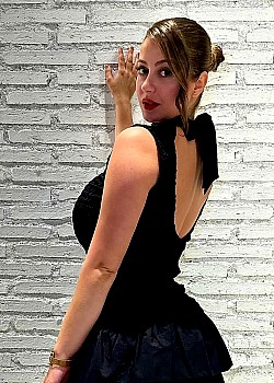 Mireia Guedes image 4 of 4