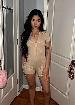 Mirella Sarai image 2 of 2