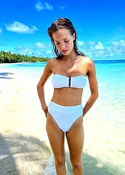 Mirte Rooze image 2 of 4