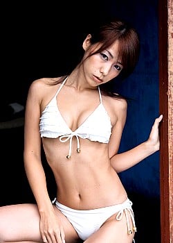 Misato Kashiwagi image 2 of 4