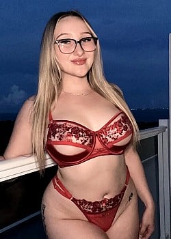 Miss Blondiie image 1 of 2