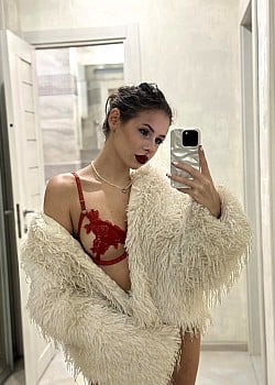 Miss Dianka image 2 of 3