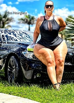 Miss Hourglass image 2 of 3