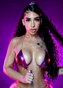 Miss Korinne image 1 of 2