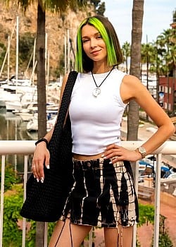 Miss Monique image 2 of 4