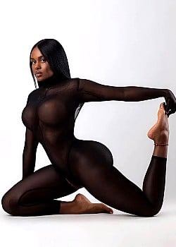 Miss Thavi image 3 of 3