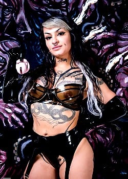 Miss Yazmin Aziz image 4 of 4