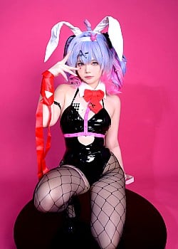 Miu (Cosplayer) image 3 of 3