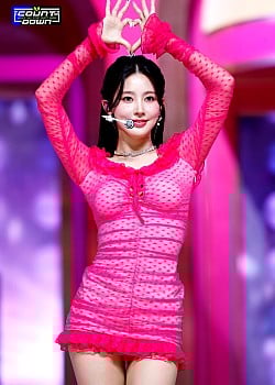 Miyeon image 2 of 4
