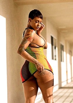 Mizz Twerksum image 2 of 4