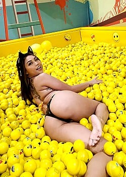 Mizzimie image 4 of 4