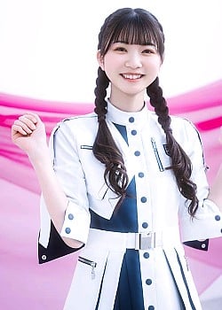 Moe Suzuhana image 2 of 2