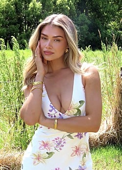 Mollie Zaharis image 1 of 1