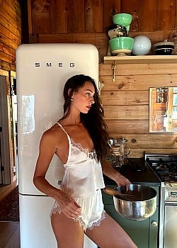 Molly Dalton image 3 of 3