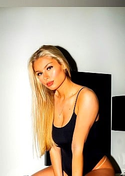 Molly Mercedes image 2 of 4