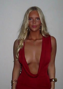 Molly O\'Dell (Instagram) image 3 of 4