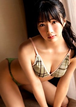 Momo Tsukino image 2 of 2