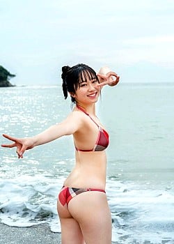 Momoko Oshiro image 2 of 2
