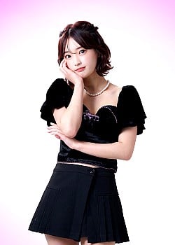 Momona Yumesaki image 3 of 4