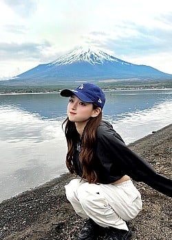 Momona Yumesaki image 4 of 4