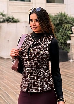 Mona Gautam image 2 of 4