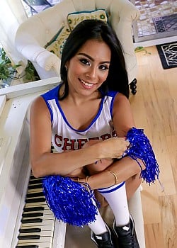 Monica Assis image 2 of 2