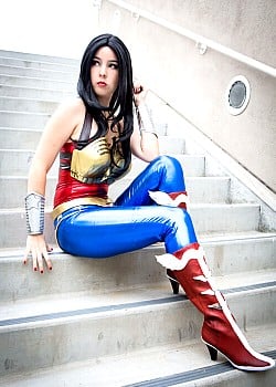 Monika Lee image 2 of 4