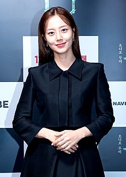 Moon Chae-won image 4 of 4