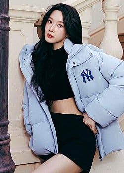 Moon Ga-young image 3 of 4