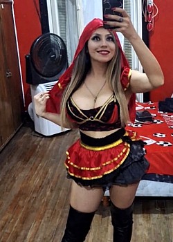 Morena Quiroga image 4 of 4