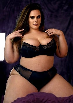 Morgan Louise image 3 of 4