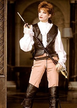 Mylène Farmer image 1 of 2