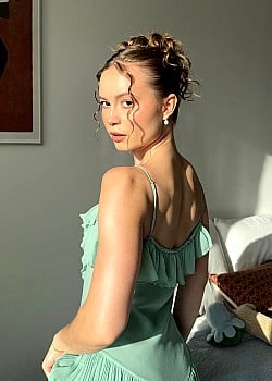 Nadia Rykova image 3 of 4