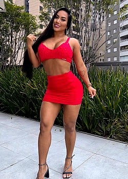 Nadine Borges image 2 of 3