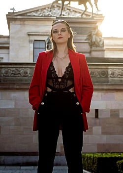 Nadja Gallera image 4 of 4