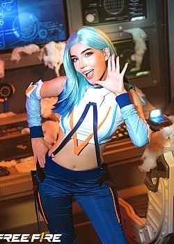 Nadya Anton image 4 of 4