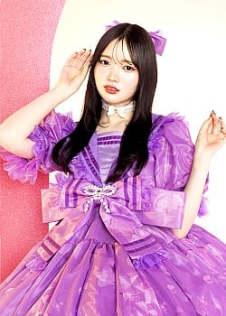 Nagisa Manabe image 2 of 2
