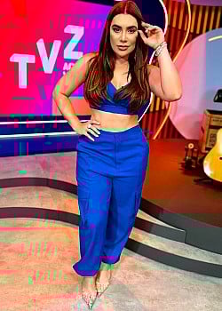 Naiara Azevedo image 3 of 4