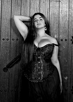 Naiara Banon image 1 of 1