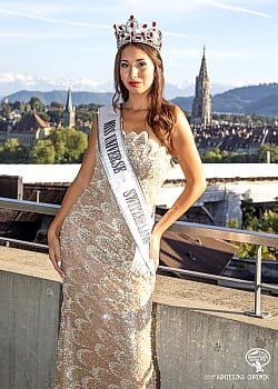 Naima Acosta image 2 of 2