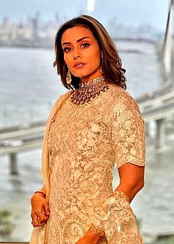 Namrata Shirodkar image 1 of 1