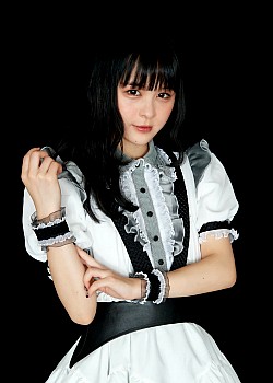 Nana Ikeda image 2 of 2