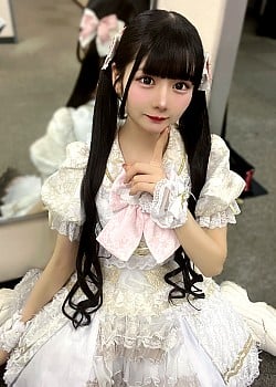Nana Kojima image 2 of 2