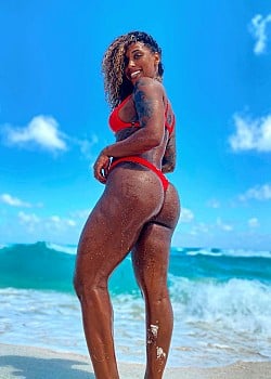 Nanah Damasceno image 2 of 4