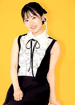 Nao Toyama image 3 of 3