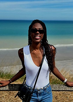 Naomi Ngolongolo image 2 of 2