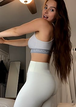 Nastasja Radulovic image 3 of 4