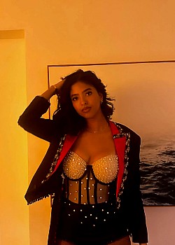 Natalia Bryant image 2 of 4