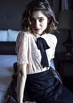 Natalia Dyer image 2 of 4